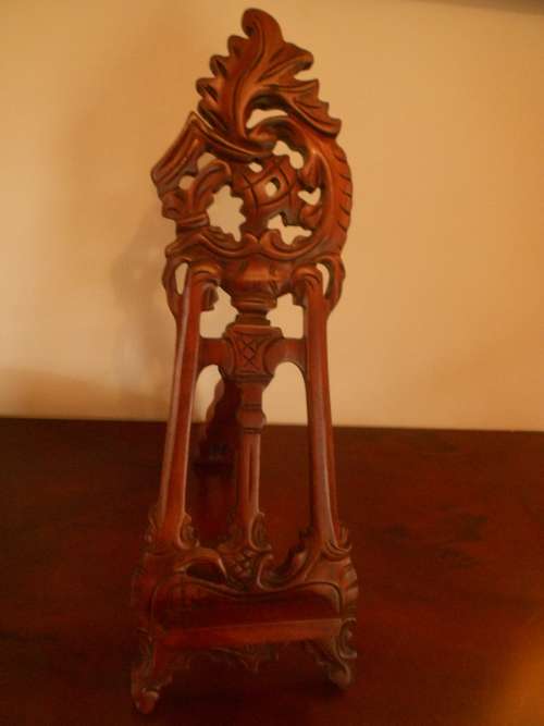 Beautifully Carved Wooden TABLE EASEL (39cm H) VG Condition