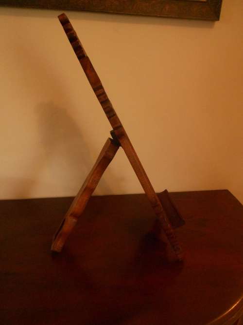 Beautifully Carved Wooden TABLE EASEL (39cm H) VG Condition