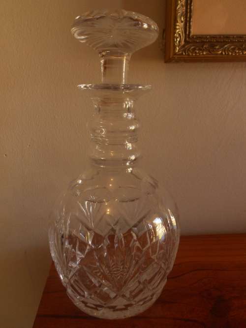 Stuart Lead Crystal Decantor with mushroom stopper : Great Condition