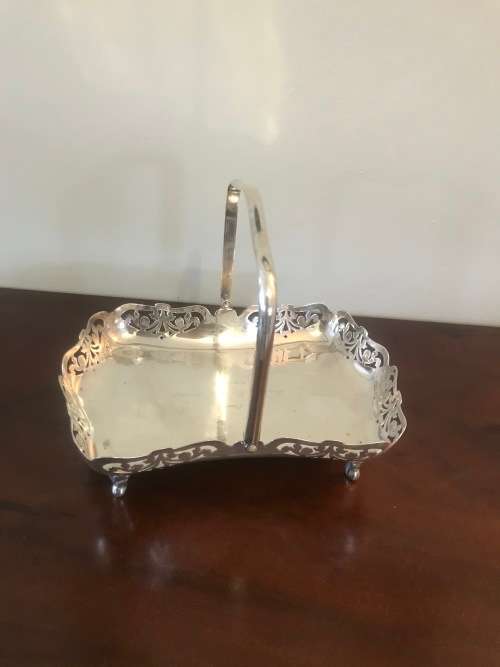 Very attractive Vintage Silver-Plated Handled Footed Basket  : Gd Condition