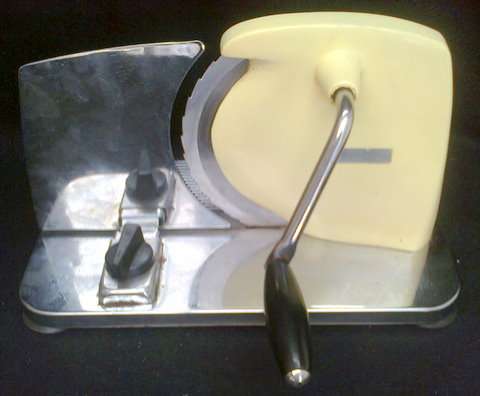 BREAD OR MEAT SLICER