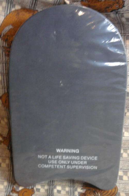 EVA KICKBOARD STILL SEALED IN PLASTIC 42.5 CM X 27 CM