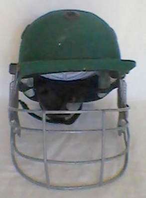 CRICKET HELMET XL