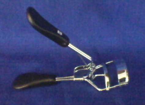 EYELASH CURLER
