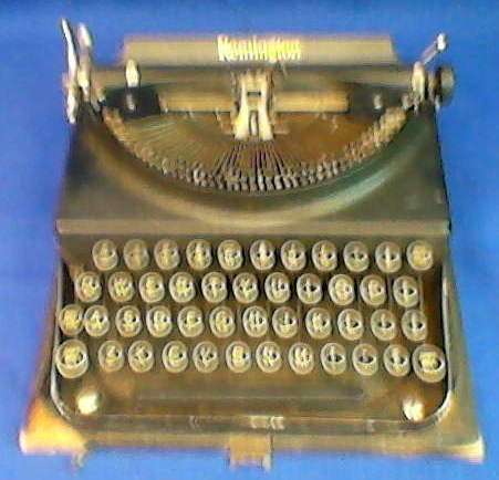 REMINGTON TYPEWRITER  (AS IS)