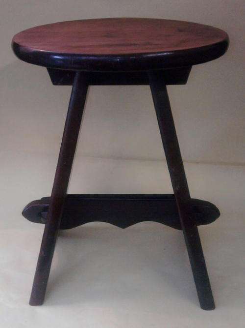SMALL ROUND WOODEN COFFEE TABLE