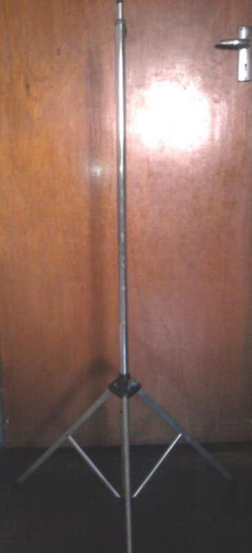LIGHT STAND TOP JIB HEIGHT IS 2m   (MADE IN ITALY)