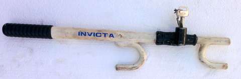 STEERING WHEEL LOCK WITH KEY