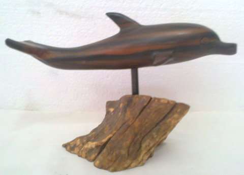 WOODEN DOPLPHIN  HEIGHT 11.5CM LENGTH 17CM  MADE IN PHILIPPINES