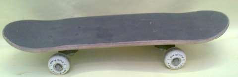 SKATEBOARD  LENGTH IS 51.5CM