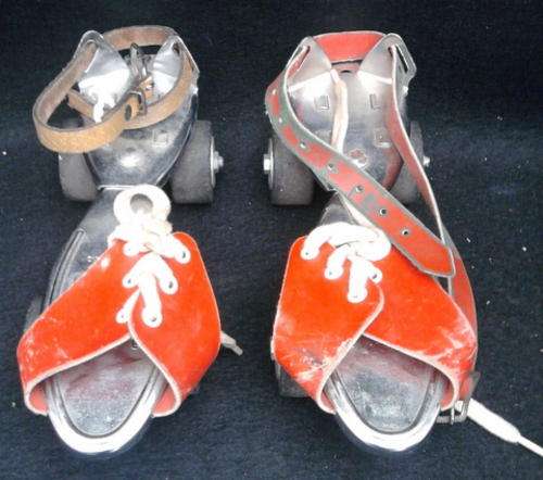 CLASSIC ROLLERSKATES ADJUSTS TO YOUR SHOE SIZE MADE IN ENGLAND