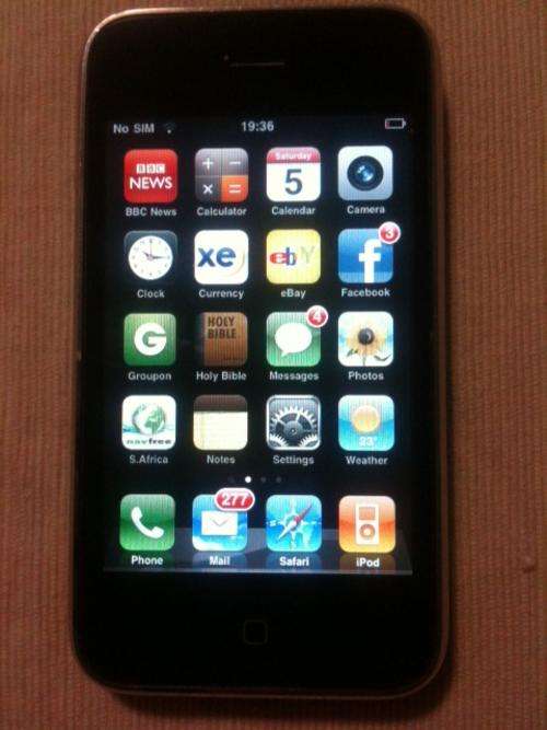 Apple iPhone 3 8gb - excellent condition black