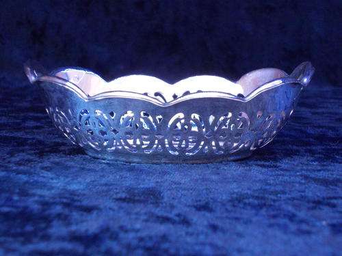PIERCED BON BON DISH