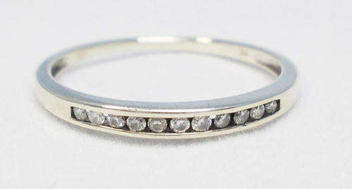9K White Gold Ring