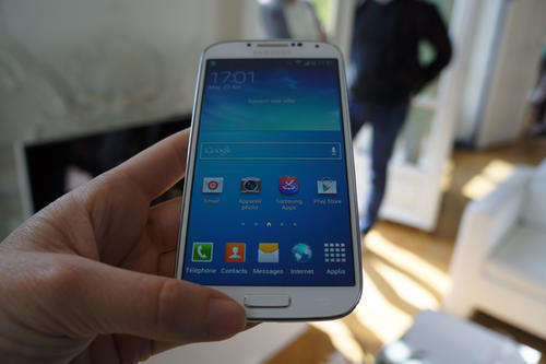 SAMSUNG GALAXY S4 16GB! FREE SHIPPING! *PROMOTION*