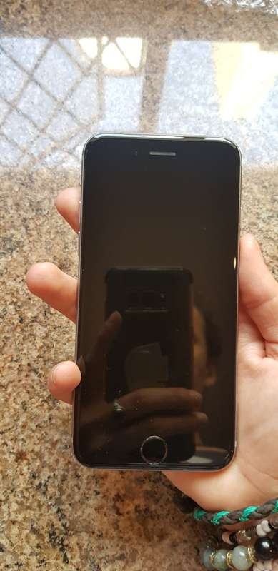 Apple iPhone 7  Black  2GB RAM  128GB ROM  Single Sim (Hardly used, like new condition)