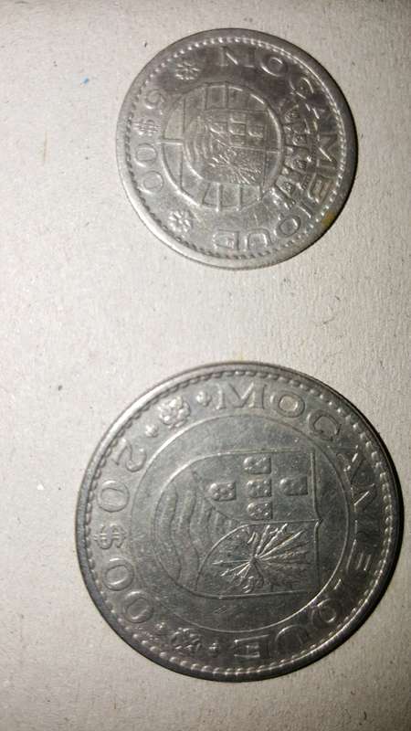 3x ESCUDOS MOZAMBIQUE COINS