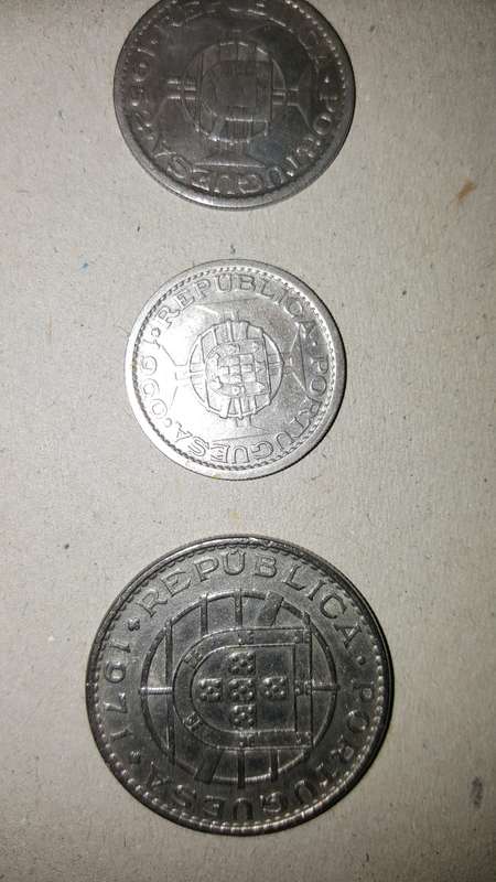3x ESCUDOS MOZAMBIQUE COINS