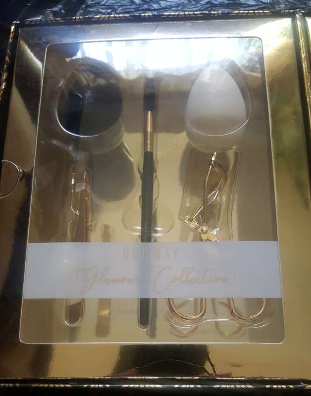 RUNWAY GLAMOUR COLLECTION SET OF 15 MAKEUP BRUSHES BLENDERS & IMPLEMENTS