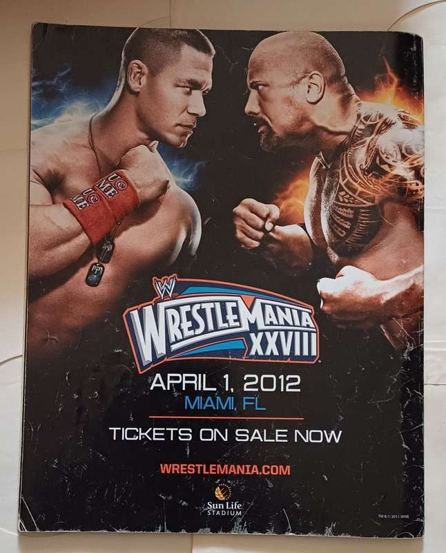 WWE MAGAZINE - FEBRUARY 2012
