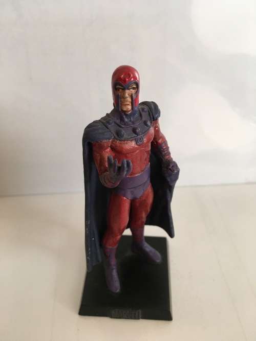 The Classic Marvel Figurine Collection #005 - Magneto (Figurine only)