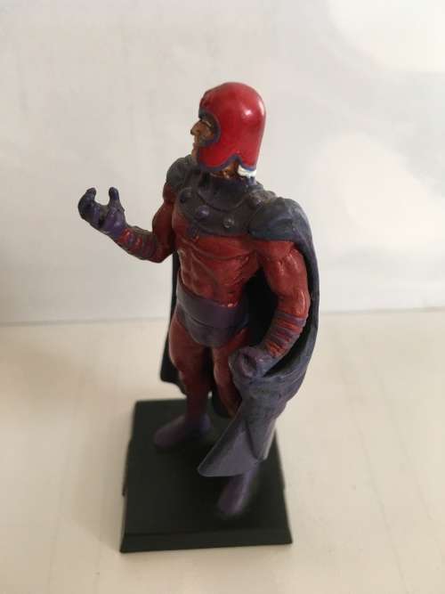 The Classic Marvel Figurine Collection #005 - Magneto (Figurine only)