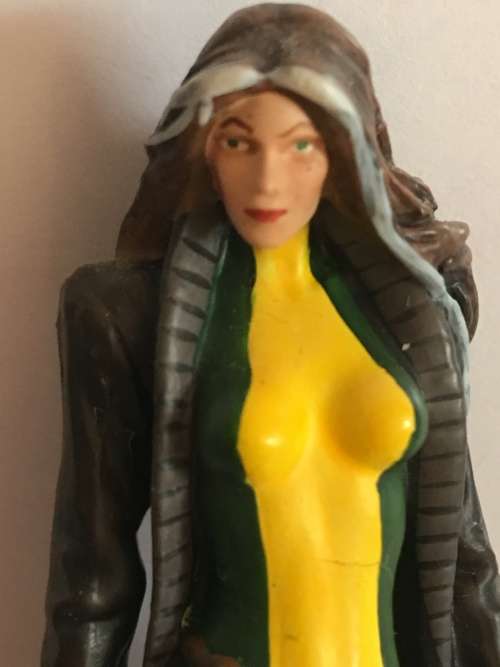 The Classic Marvel Figurine Collection #029 - Rogue (Figurine only)