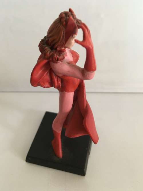 The Classic Marvel Figurine Collection #055 - Scarlet Witch (Figurine only)