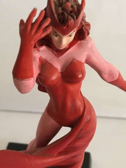 The Classic Marvel Figurine Collection #055 - Scarlet Witch (Figurine only)