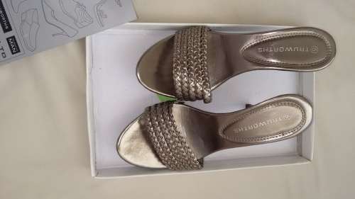 Other Women s Shoes TRUWORTHS LADIES SANDAL was sold for 201.00 on 25 Oct at 22 01 by hasan786 in Johannesburg ID 309464008