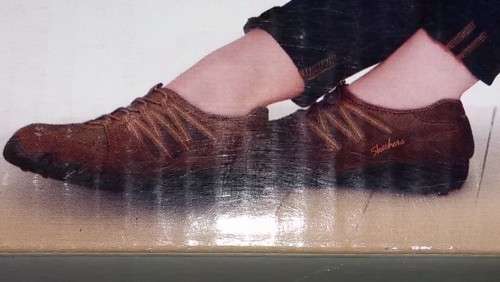 ORIGINAL LADIES SKECHERS SASSIES WOWEE -  UK 7 (SA 7) MEMORY FOAM