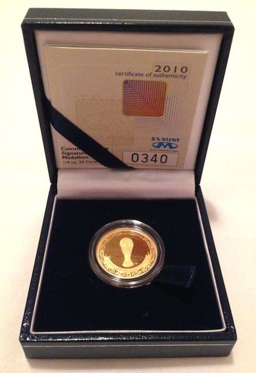 *** SA MINT *** 2010 Official Fifa Commemorative Signature Gold 1/4oz Medallion *** MINTAGE: 2010 **
