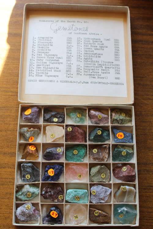 RARE | Treasures of the Earth No 16: Gemstones of Southern Africa | 30 Specimens @ R50 a Piece!
