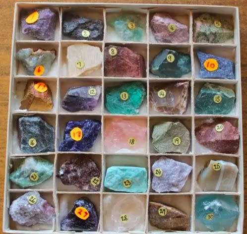 RARE | Treasures of the Earth No 16: Gemstones of Southern Africa | 30 Specimens @ R50 a Piece!