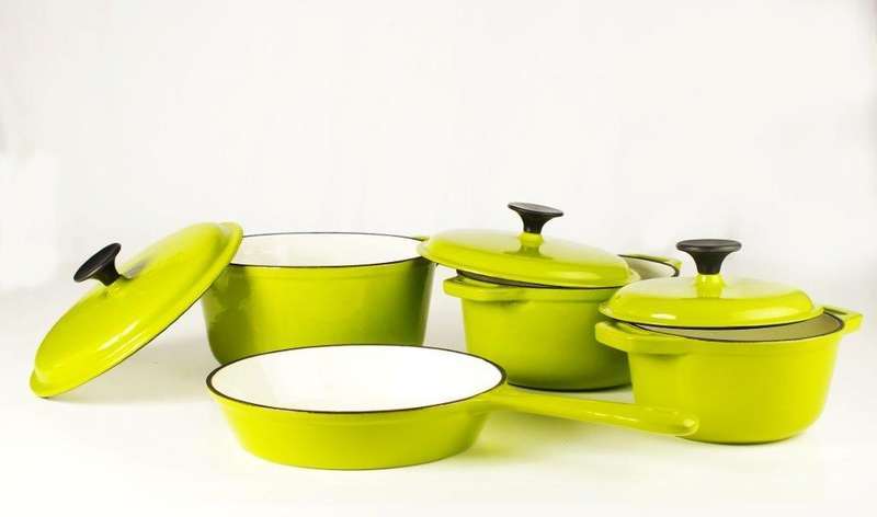 NEW UNIQUE AND DELUXE 7 PIECE CAST IRON POT SET