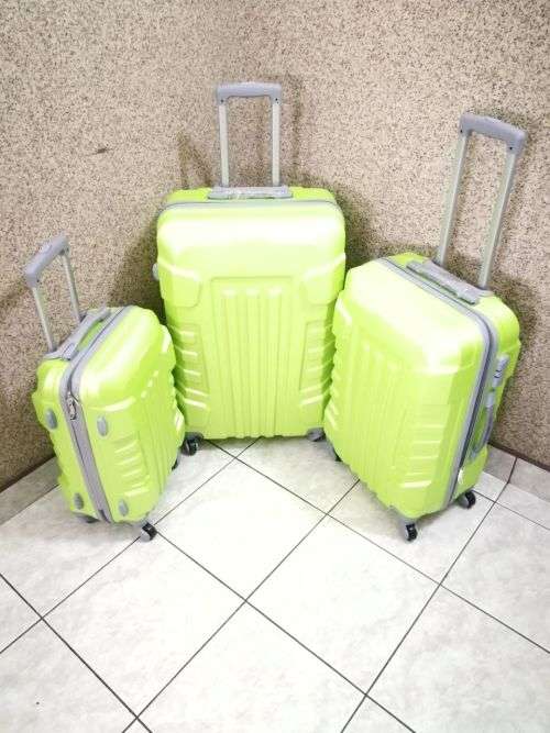 Set of 3 Lightweight Travel Luggage Bags - Universal Wheels - (Lime Green )