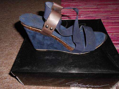 Navy size 4 wedge heel sandals