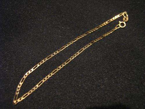 Elegant 9ct Gold Bracelet