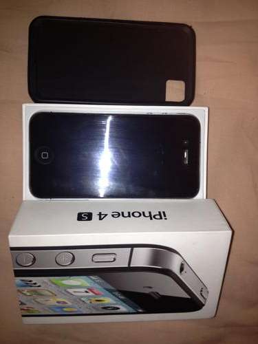 Apple iPhone 4 (Includes Rubber Cover)(Free Shipping)