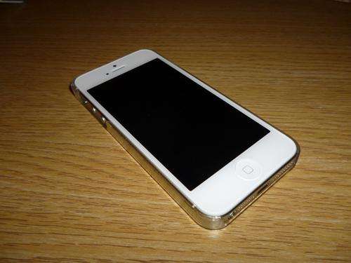 White Iphone 5 16GB in Perfect Working and Mint Condition