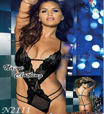 Provocative bikini with closure front