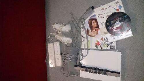 Wii in excellent condition with extras