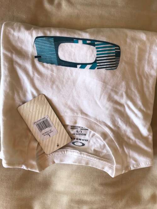 Oakley Men¿s Surf T-shirt For Sale