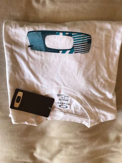Oakley Men¿s Surf T-shirt For Sale