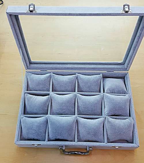 WATCH BOX / DISPLAY / CASE / STORAGE / ORGANISER *12 SLOT/ BLOCK/ DIVISION* BARGAIN