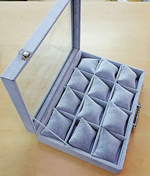 WATCH BOX / DISPLAY / CASE / STORAGE / ORGANISER *12 SLOT/ BLOCK/ DIVISION* BARGAIN