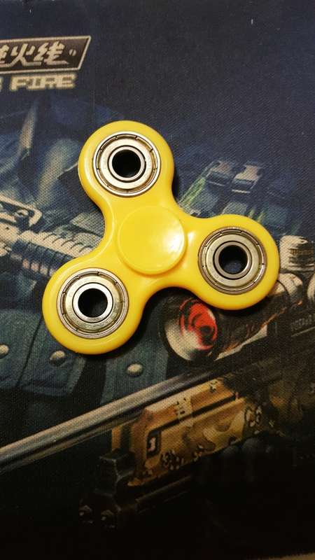 FIDGET SPINNER - YELLOW (LOCAL STOCK)*CHEAPEST SHIPMENT OUT OF ALL SELLERS*