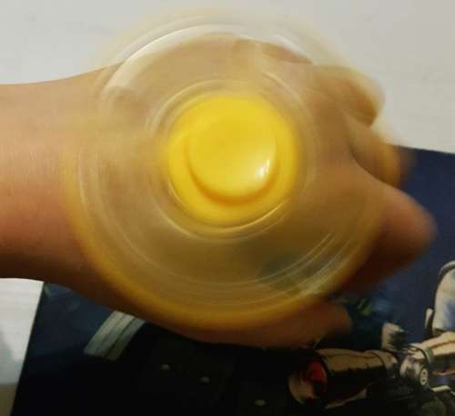 FIDGET SPINNER - YELLOW (LOCAL STOCK)*CHEAPEST SHIPMENT OUT OF ALL SELLERS*