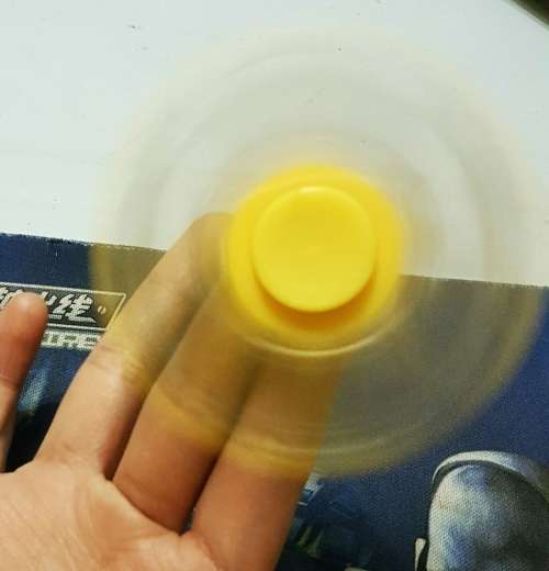 FIDGET SPINNER - YELLOW (LOCAL STOCK)*CHEAPEST SHIPMENT OUT OF ALL SELLERS*