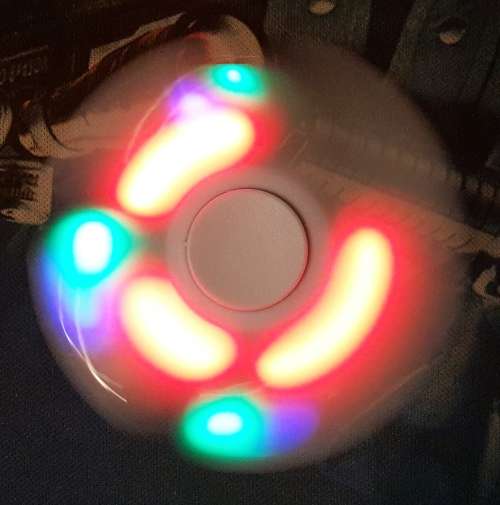 FIDGET SPINNER - LED WHITE AUTO FUNCTION (LOCAL STOCK)*CHEAPEST SHIPMENT OUT OF ALL SELLERS*